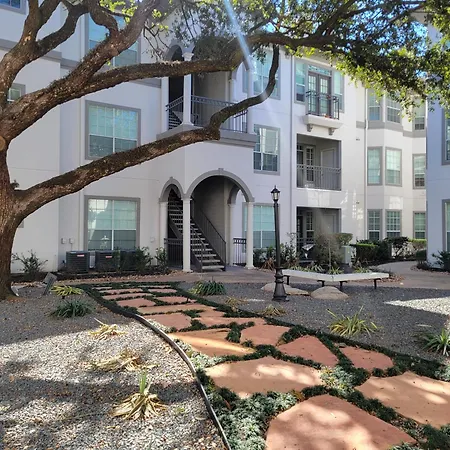 Best Of Both Worlds Houston River Oaks Galleria Exterior photo
